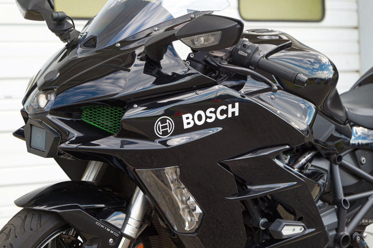 Tutto sulla nuova KTM 1390 Adventure: cambio automatico e ARAS di seconda generazione